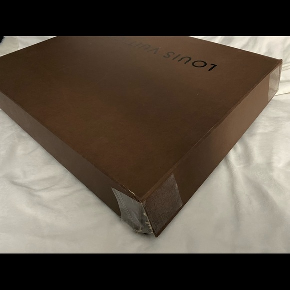 🚫Damaged Empty Louis Vuitton Empty Box - Picture 9 of 16